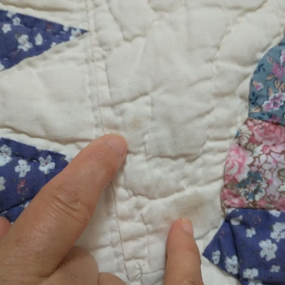 Vtg Dresden Plate Quilt Handmade Cotton Scalloped Edge Floral Rectangle 86x96